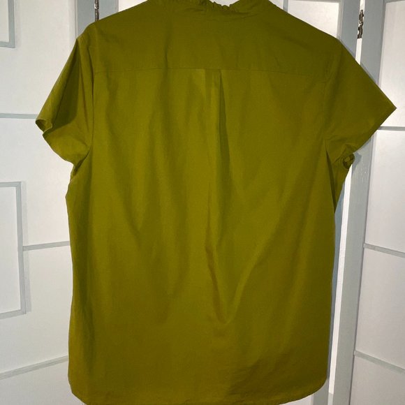 Coldwater Creek Subtle Ruffle Cap Sleeve Button-Up NWT - Picture 3 of 6